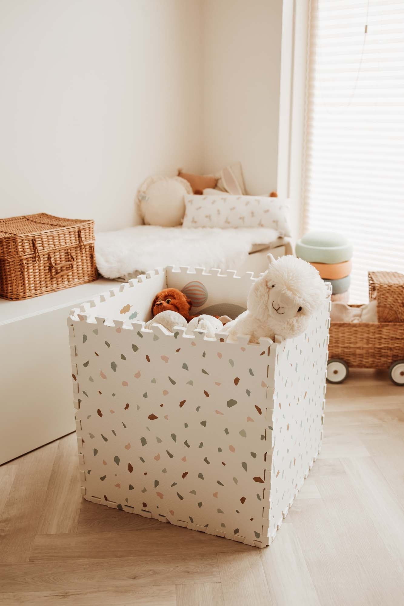 Play&amp;Go Tiloo EEVAA Puzzlemat, Storage box &amp; Mini house - Village (Min of 1, multiples of 1) - MAIGHAN DISTRIBUTION CANADA