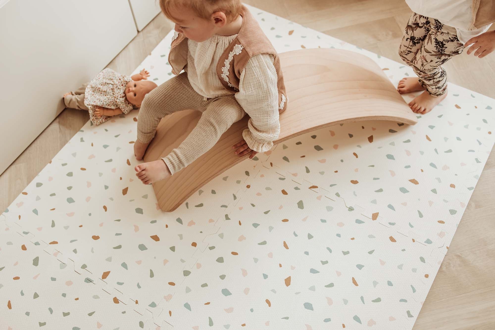 Play&amp;Go Tiloo EEVAA Puzzlemat, Storage box &amp; Mini house - Village (Min of 1, multiples of 1) - MAIGHAN DISTRIBUTION CANADA