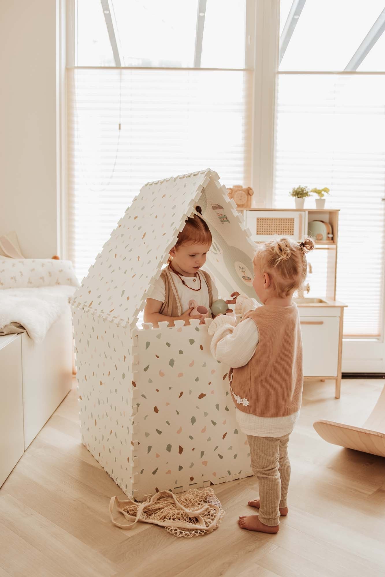 Play&amp;Go Tiloo EEVAA Puzzlemat, Storage box &amp; Mini house - Village (Min of 1, multiples of 1) - MAIGHAN DISTRIBUTION CANADA