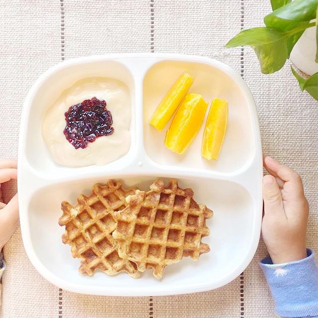 Re - Play Divided Plate - Grey (Min. of 2 PK, Multiples of 2 PK) - MAIGHAN DISTRIBUTION CANADA