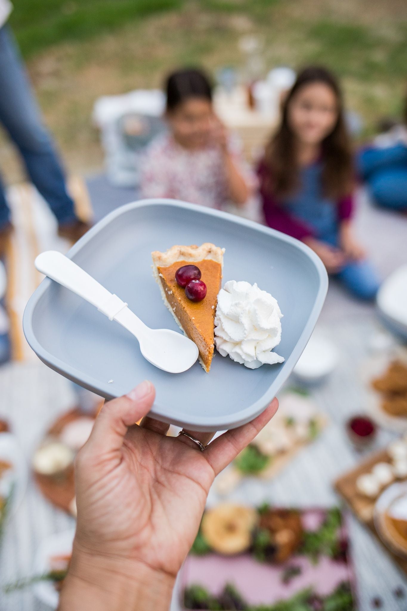 Re - Play Flat Plate 7'' - Navy (Min. of 2 PK, Multiples of 2 PK) - MAIGHAN DISTRIBUTION CANADA