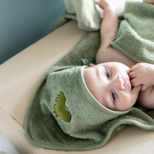 Trixie Hooded towel | 70x130cm - Mr. Dino (Min. of 2 PK, multiples of 2 PK) - MAIGHAN DISTRIBUTION CANADA