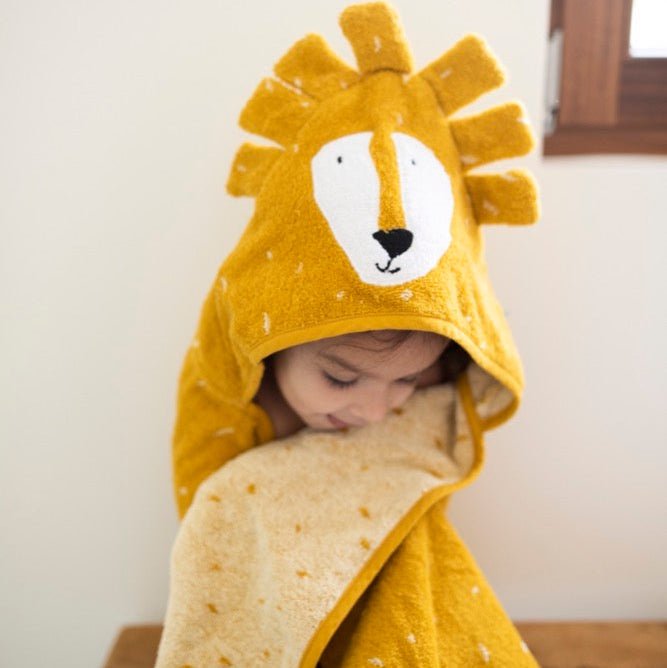 Trixie Hooded towel | 70x130cm - Mr. Lion (Min. of 2 PK, multiples of 2 PK) - MAIGHAN DISTRIBUTION CANADA