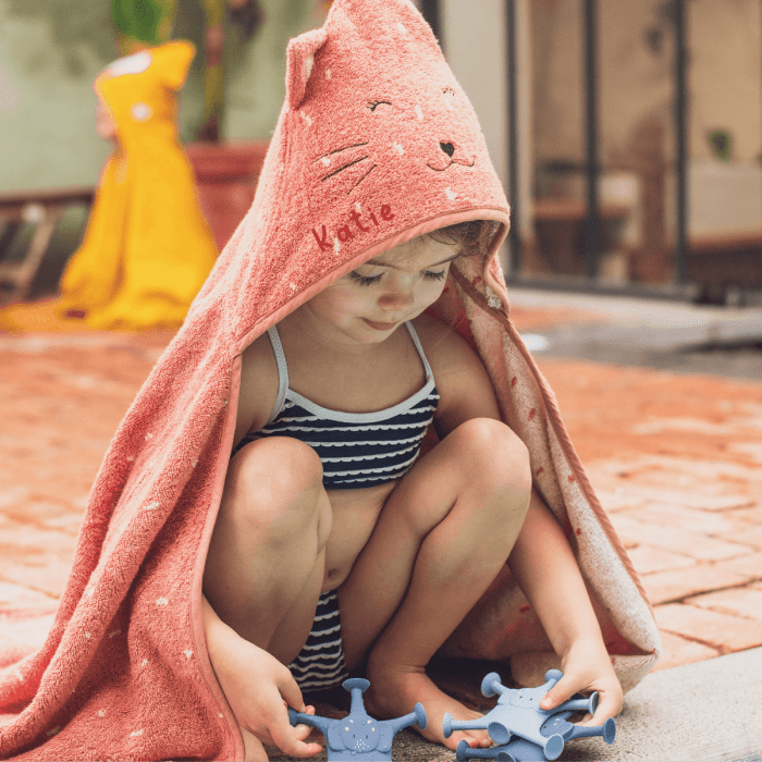 Trixie Hooded towel | 70x130cm - Mrs. Cat (Min. of 2 PK, multiples of 2 PK) - MAIGHAN DISTRIBUTION CANADA