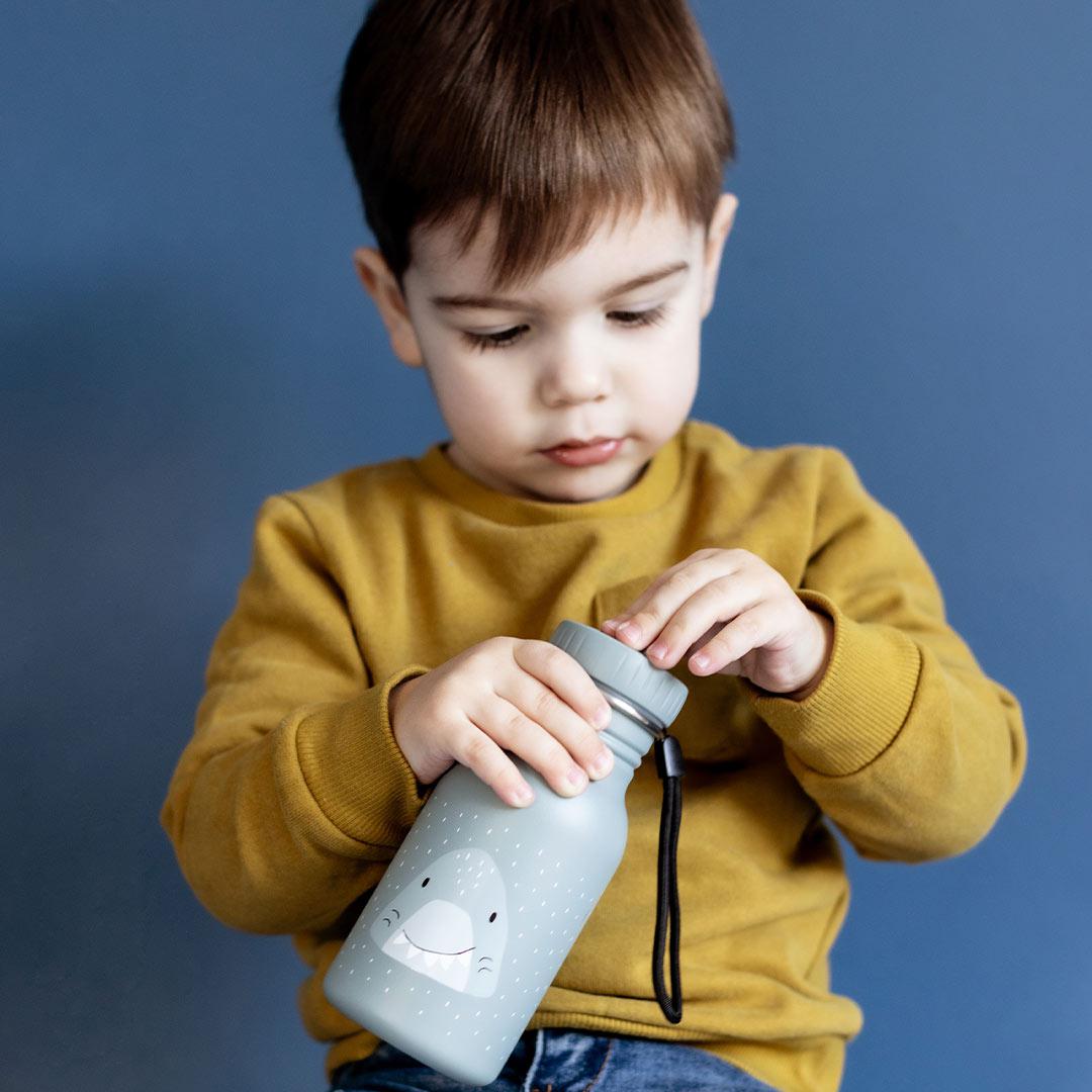 Trixie Insulated drinking bottle 350ml - Mr. Shark (Min. of 2 PK, multiples of 2 PK) - MAIGHAN DISTRIBUTION CANADA