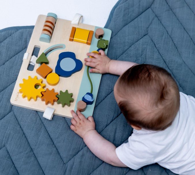 Trixie Wooden activity panel - Mrs. Cat (Min. of 2 PK, multiples of 2 PK) - MAIGHAN DISTRIBUTION CANADA