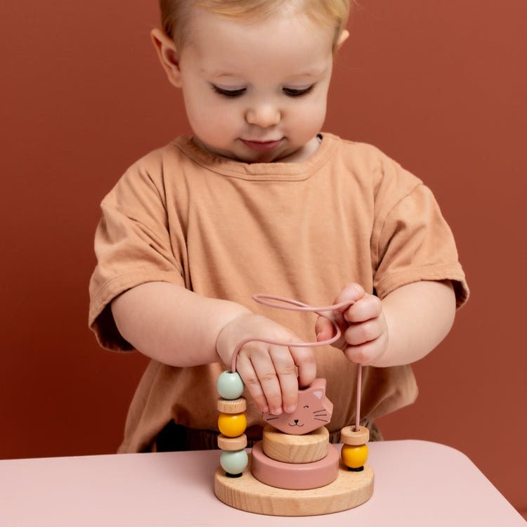 Trixie Wooden beads maze - Mrs. Cat (Min. of 2 PK, multiples of 2 PK) - MAIGHAN DISTRIBUTION CANADA