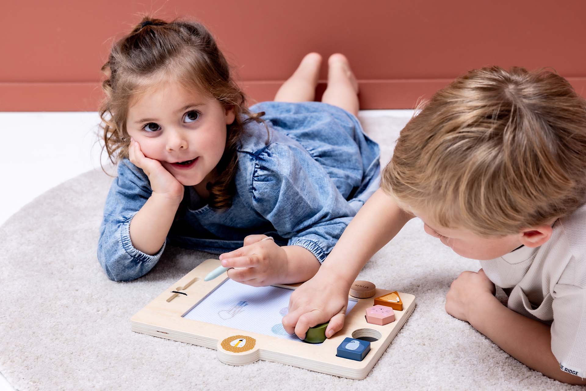 Trixie Wooden drawing board (Min. of 2 PK, multiples of 2 PK) - MAIGHAN DISTRIBUTION CANADA