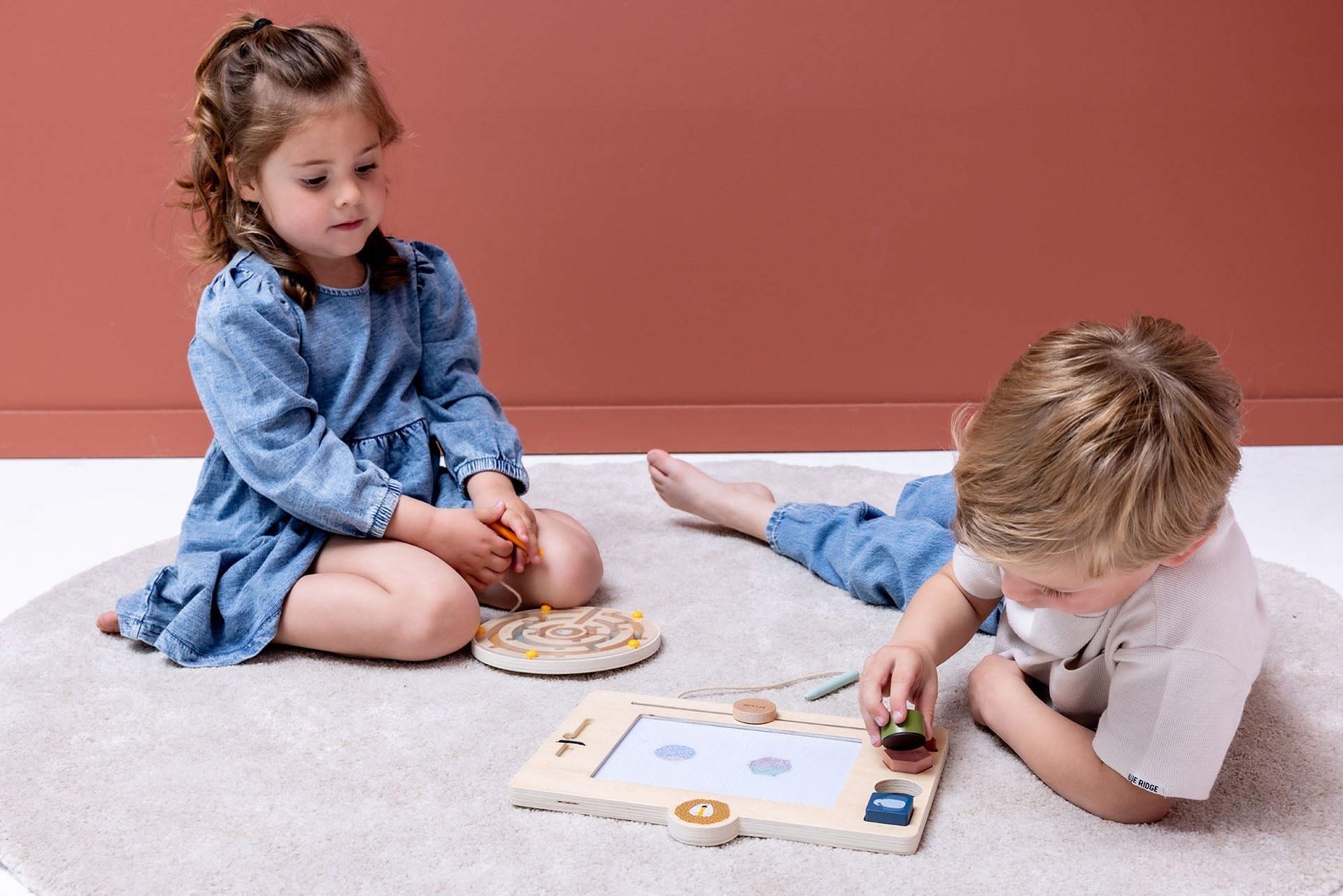 Trixie Wooden drawing board (Min. of 2 PK, multiples of 2 PK) - MAIGHAN DISTRIBUTION CANADA