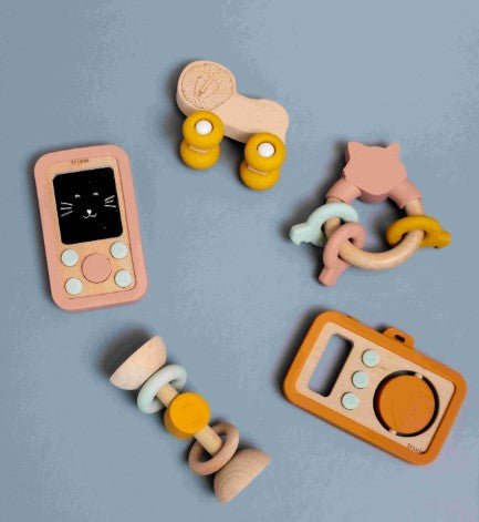 Trixie Wooden silicone baby camera - Mr. Lion (Min. of 3 PK, multiples of 3 PK) - MAIGHAN DISTRIBUTION CANADA