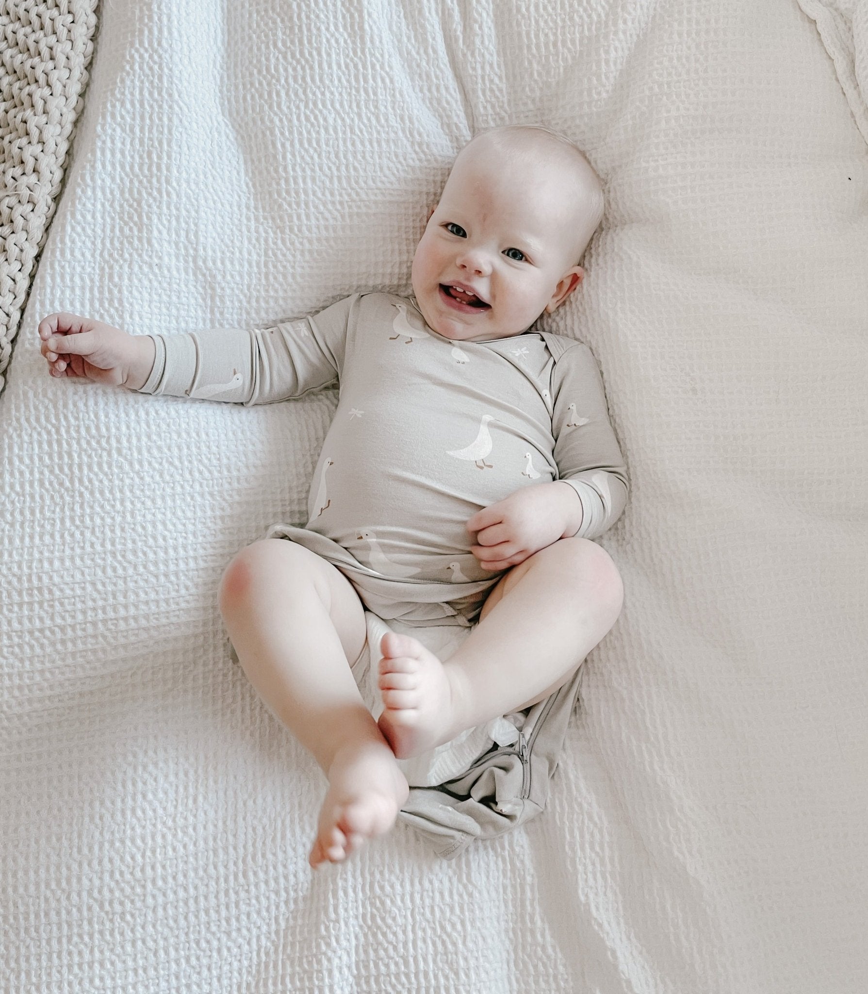 günamüna Convertible Footie Goose (Min. of 2, multiples of 2) - MAIGHAN DISTRIBUTION CANADA