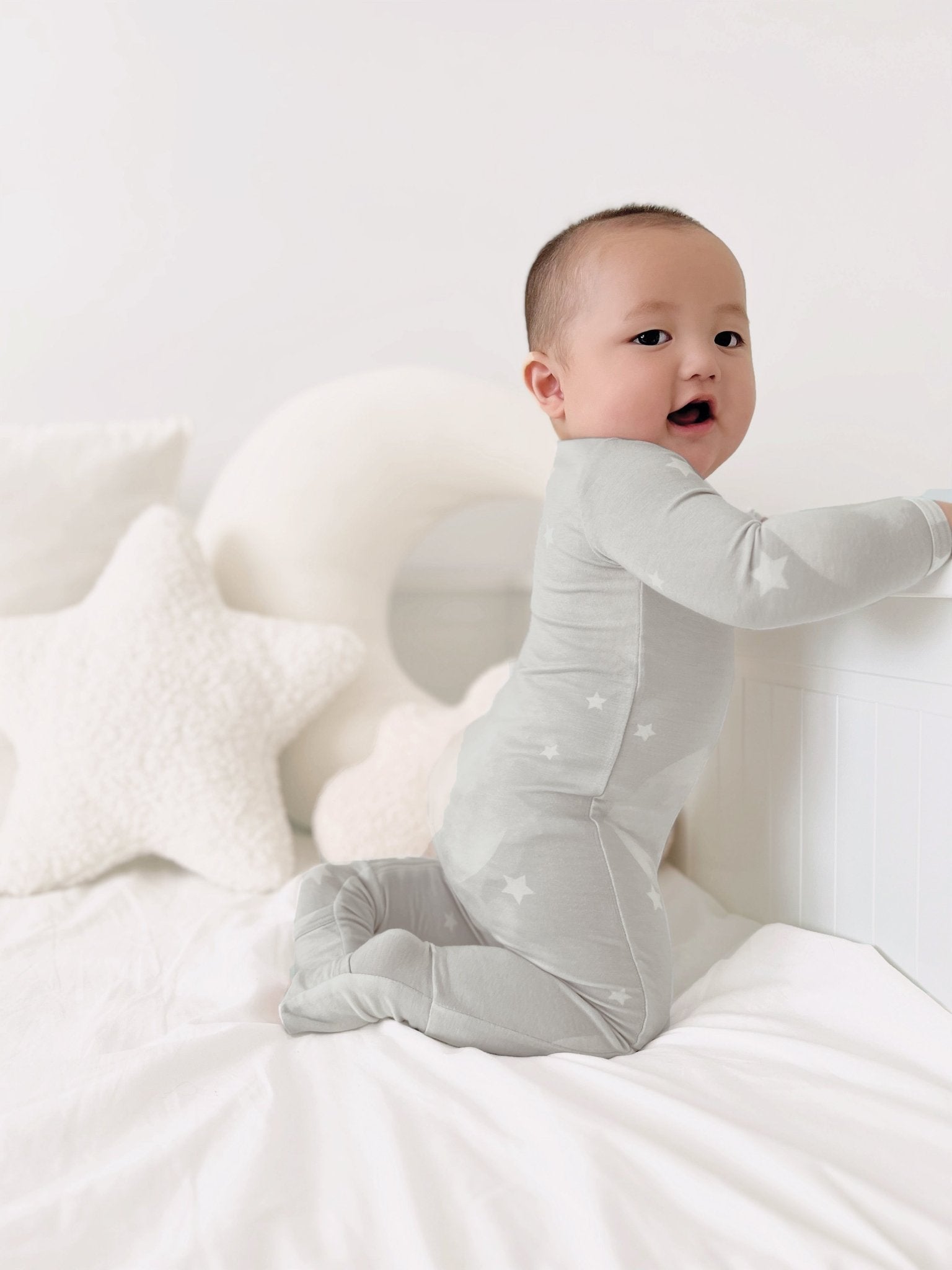 günamüna Convertible Footie Moons & Stars (Min. of 2, multiples of 2) - MAIGHAN DISTRIBUTION CANADA