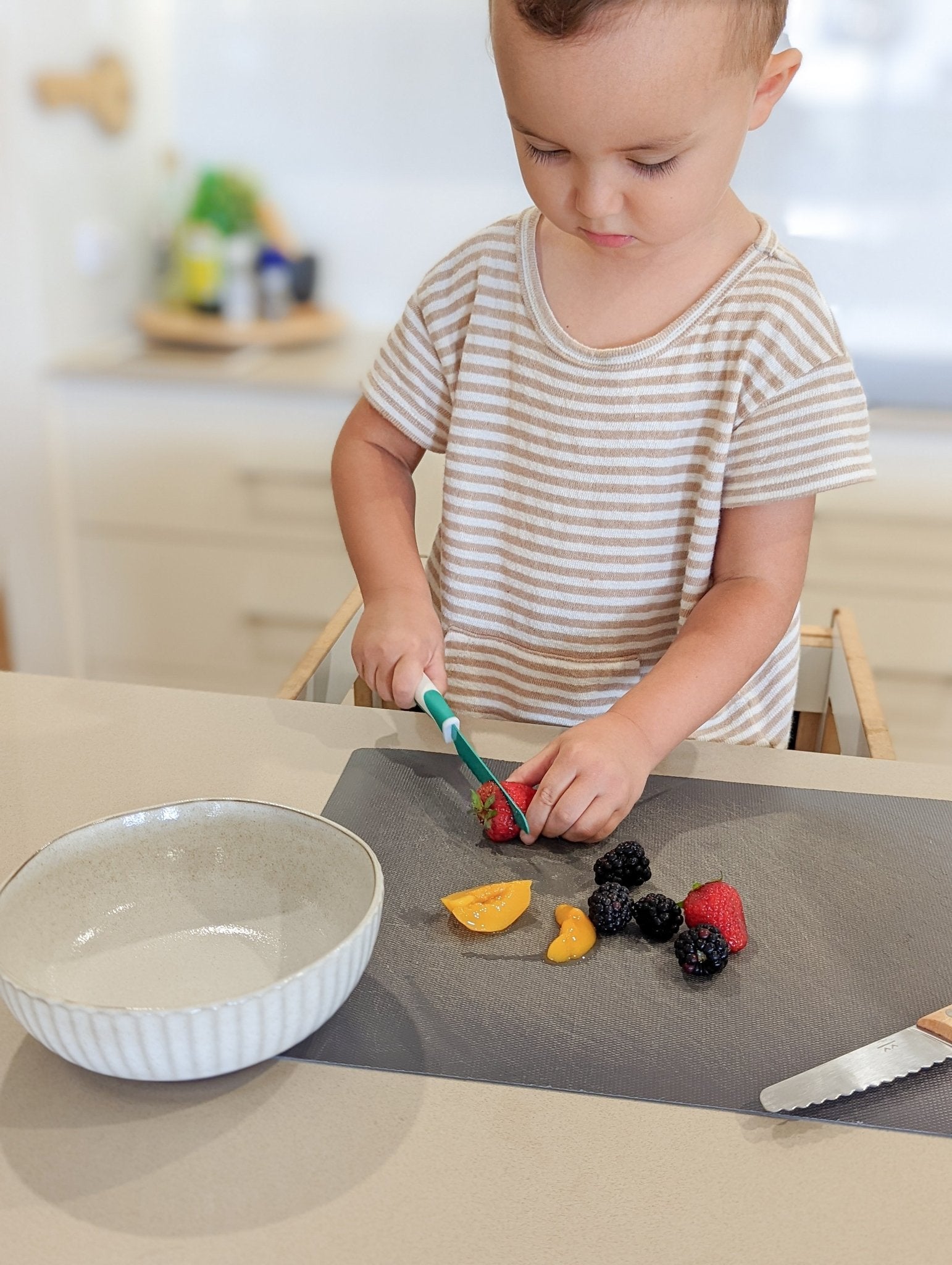 Kiddikutter Child Safe Knife Green (Min. of 2 PK, multiples of 2 PK) - MAIGHAN DISTRIBUTION CANADA