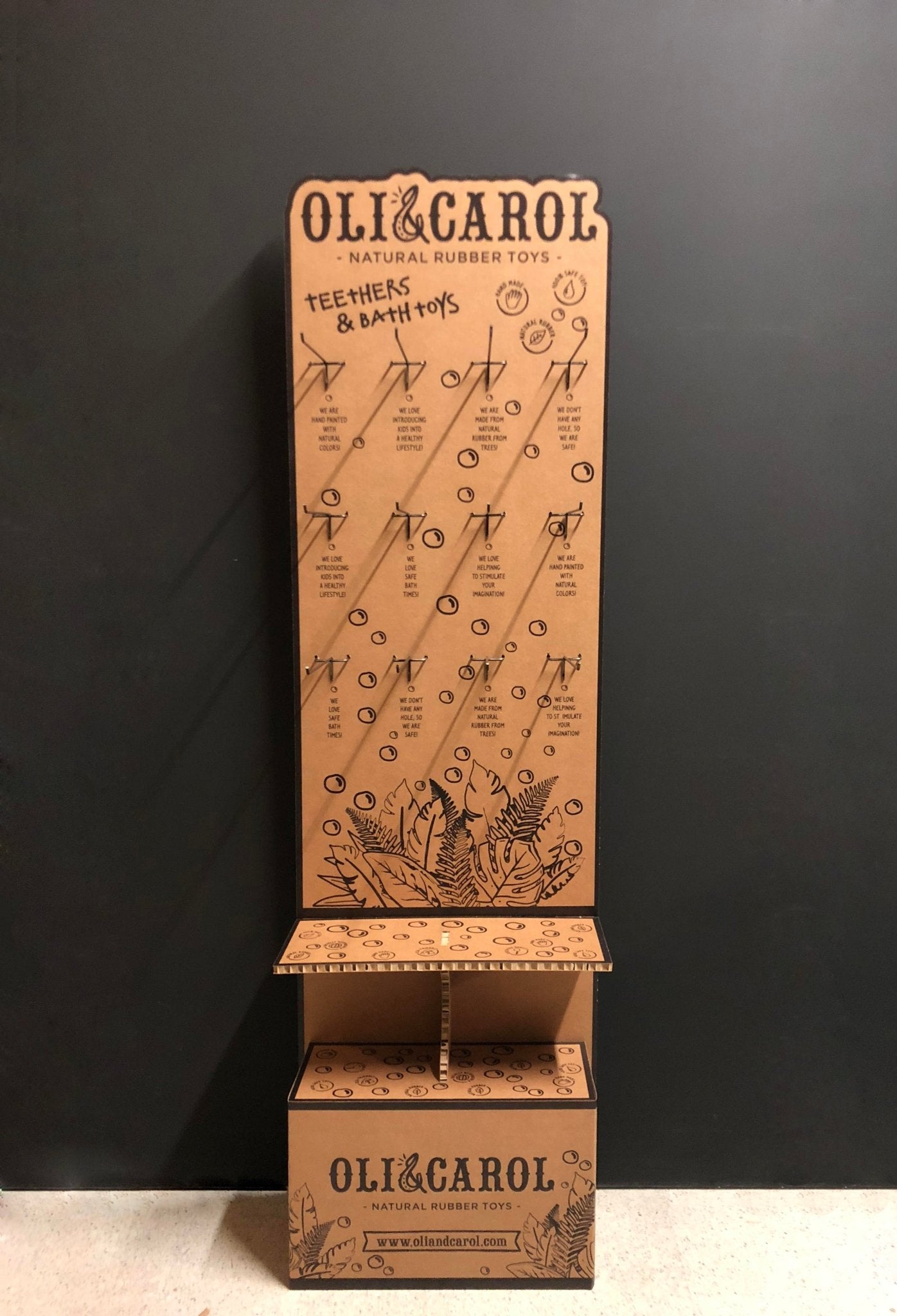 Oli & Carol Floor Display (Min. of 1, multiples of 1) - MAIGHAN DISTRIBUTION CANADA